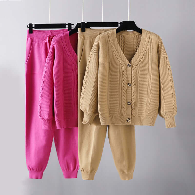 Fashionable polyester women's V-neck two-piece, a loose-fit and comfortable outfit for versatile style.