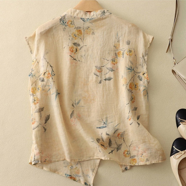 Chic women's vintage sleeveless top, elegant design for summer wear, perfect for casual or dressed-up occasions.