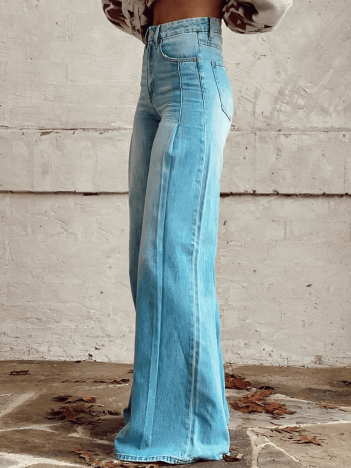 Classic grey wide leg trousers for women, an elegant and comfortable high-waisted pant for effortless style.