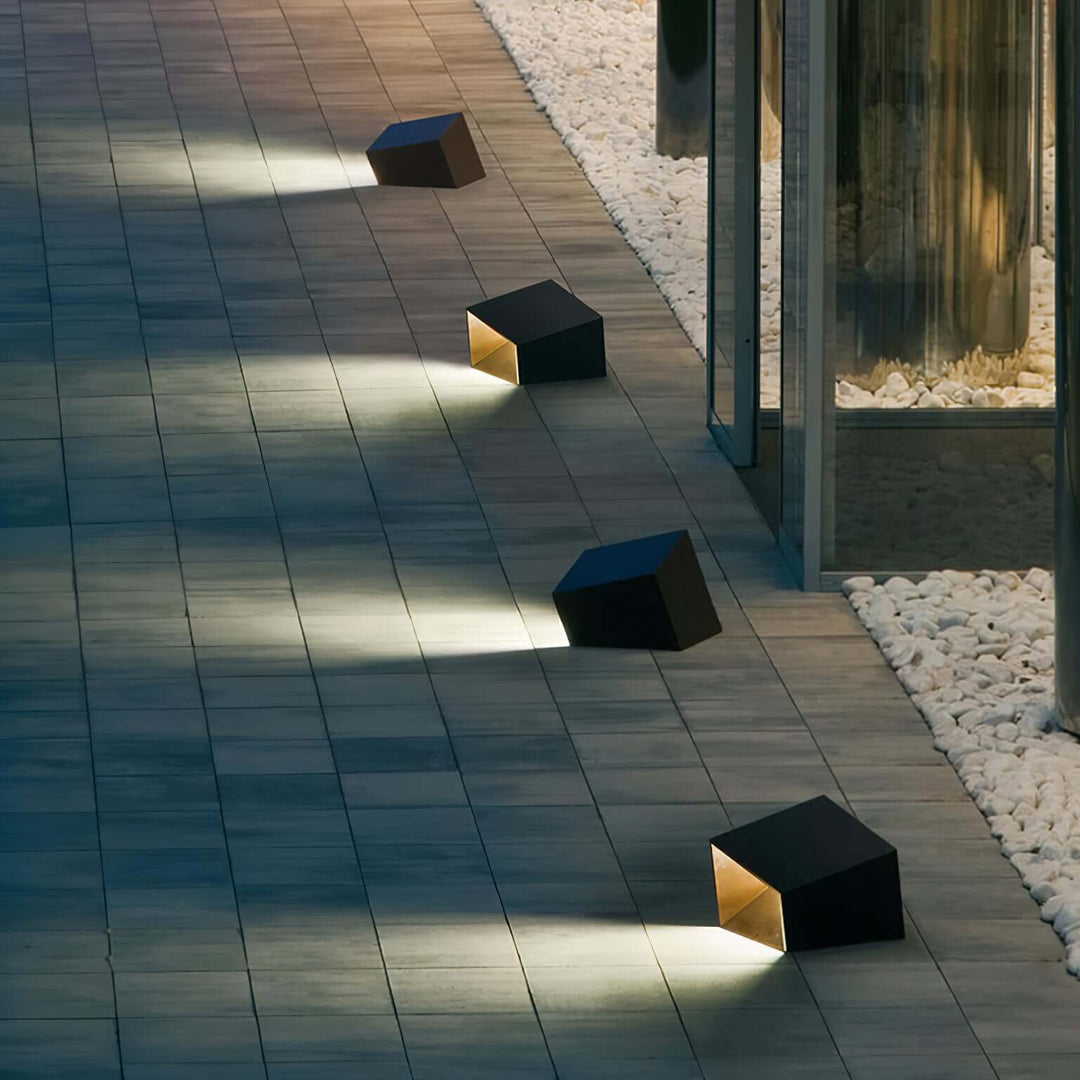 Solar Cube Garden Light - Outdoor LED Lamp