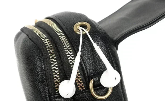 Simple yet elegant women's vintage leather shoulder bag, classic retro fashion accessory.