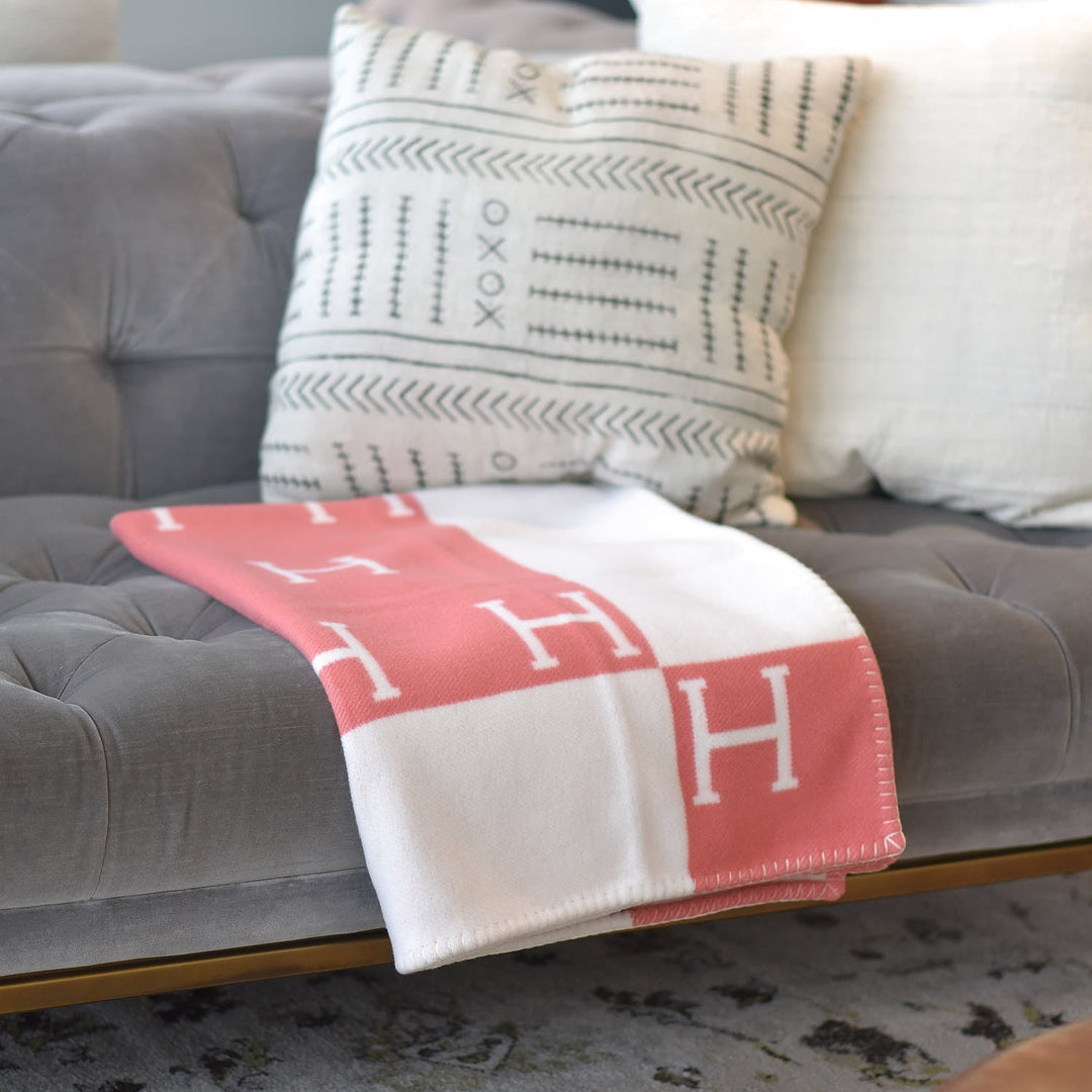 Decorative gold throw blanket, premium cashmere & wool blend for luxury home decor.