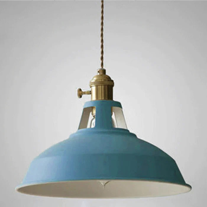 Metal industrial hanging lamp, ideal for adding a vintage touch to restaurant or cafe spaces.