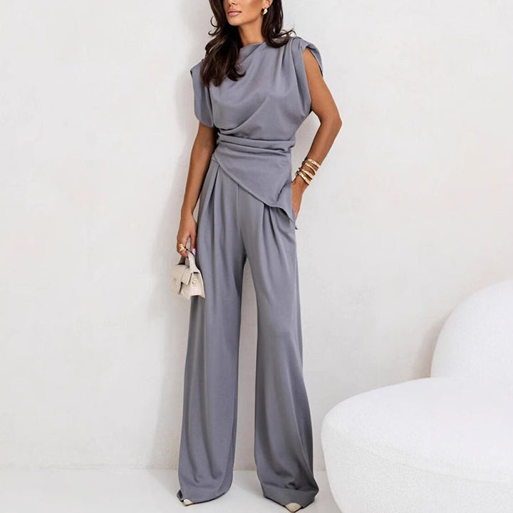 Women's elegant khaki two-piece outfit, a comfortable and chic co-ord set.