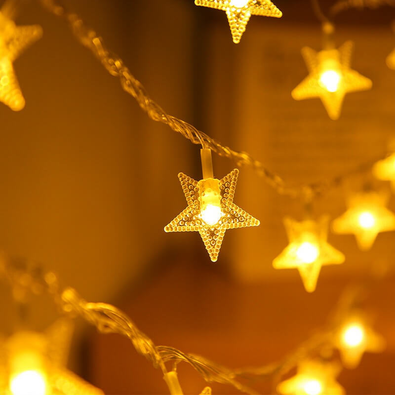 "Light green children's blackout bed canopy; elegant polyester fabric; blocks light; ideal for cribs, creating a cozy vibe."