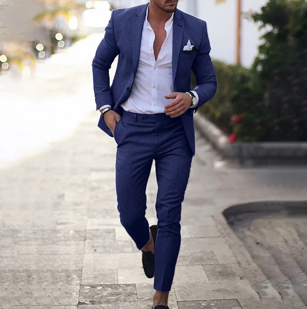 Lucas men's business casual suit set; stylish tailored blazer & trousers for modern office attire.