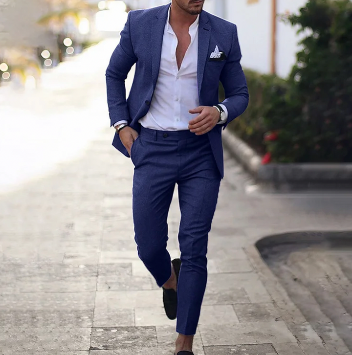 Lucas men's business casual suit set; stylish tailored blazer & trousers for modern office attire.