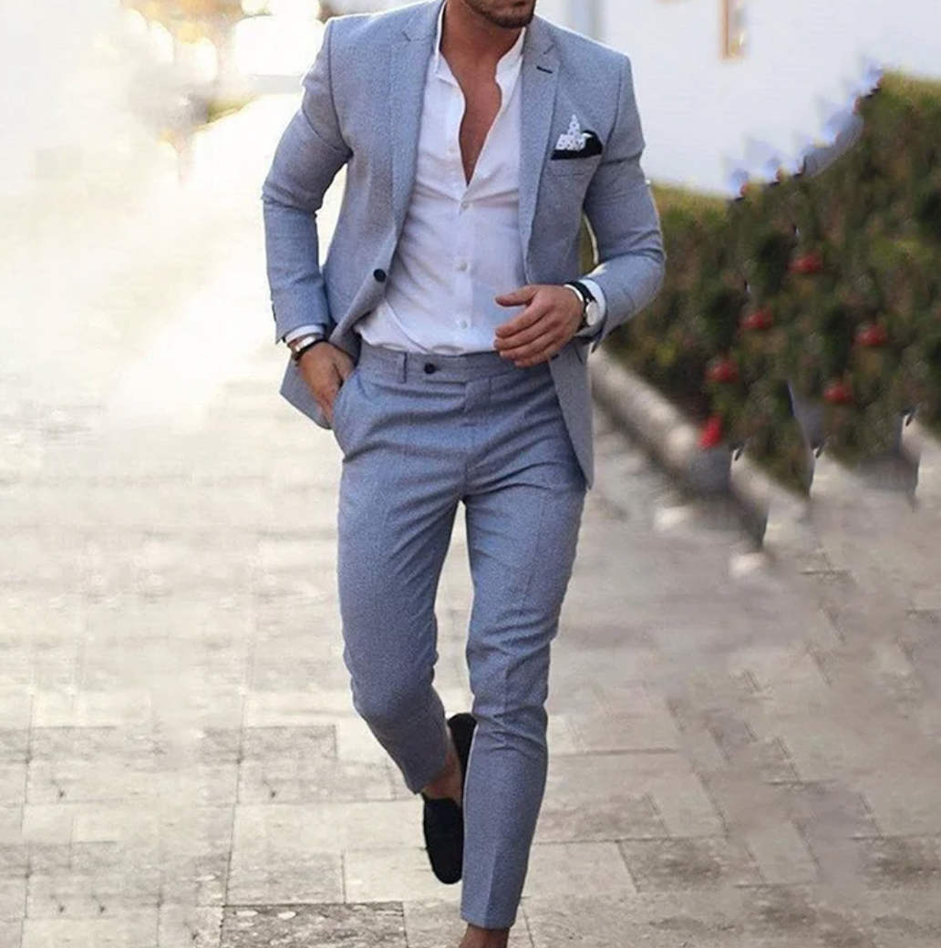 Smart casual men's suit by Lucas, perfect for professional wear; includes sleek suit jacket & dress pants.