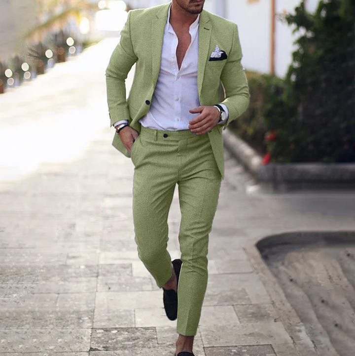 Lucas men's fashion suit: comfortable yet professional blazer & trousers for smart office and business attire.
