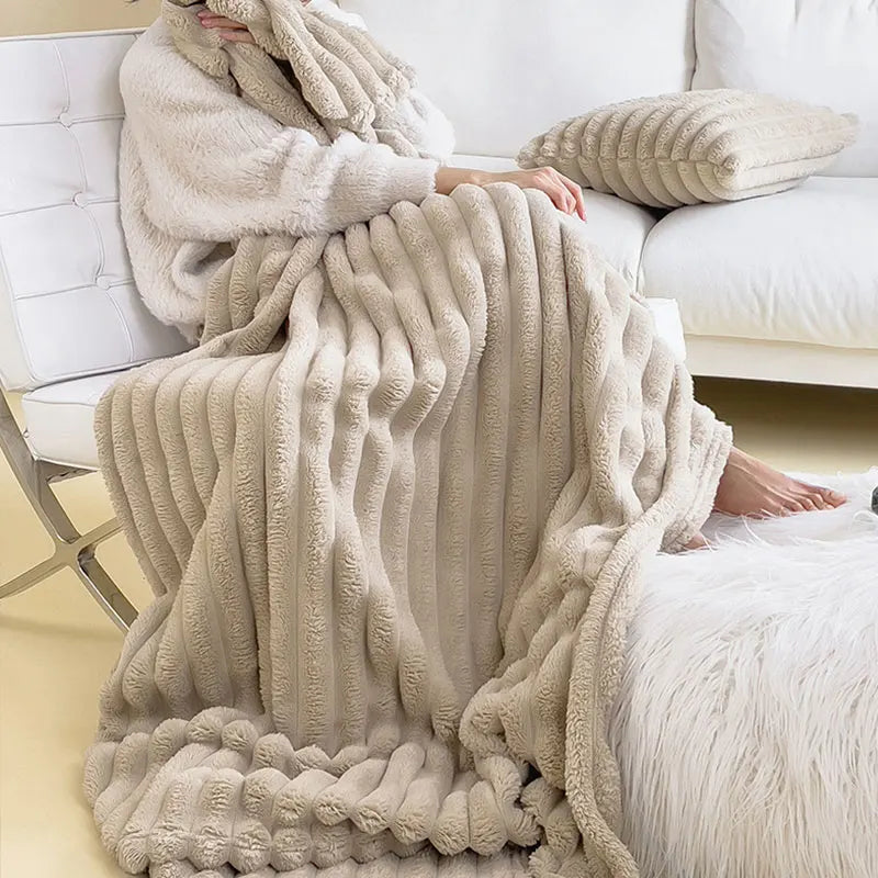 Luxe Comfort Deken, a plush, warm, and cozy unisex blanket for ultimate relaxation and home decor.