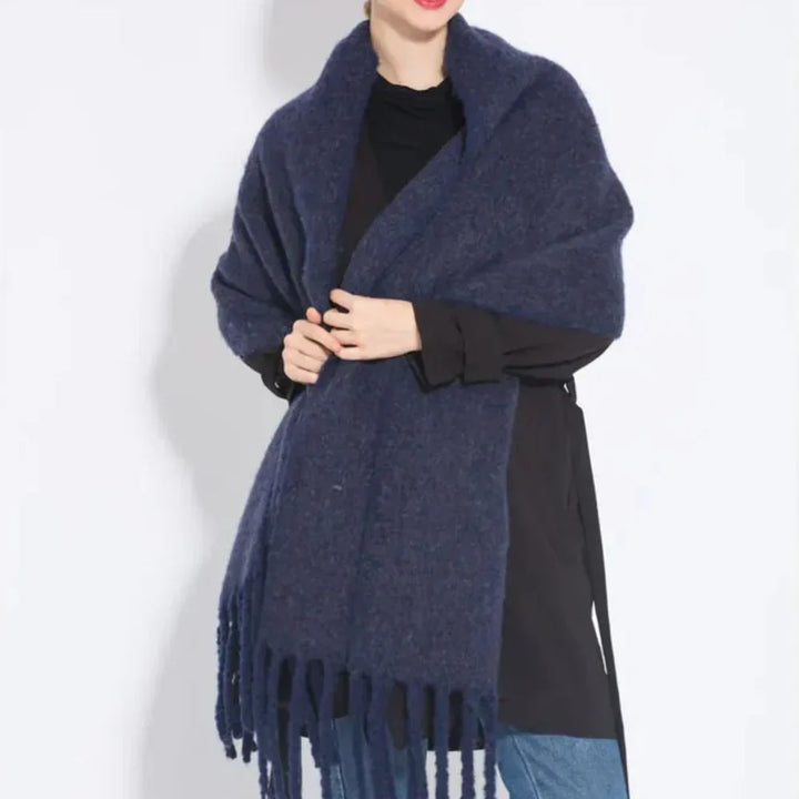 Sophisticated cashmere scarf for women, offering luxurious softness & winter warmth.