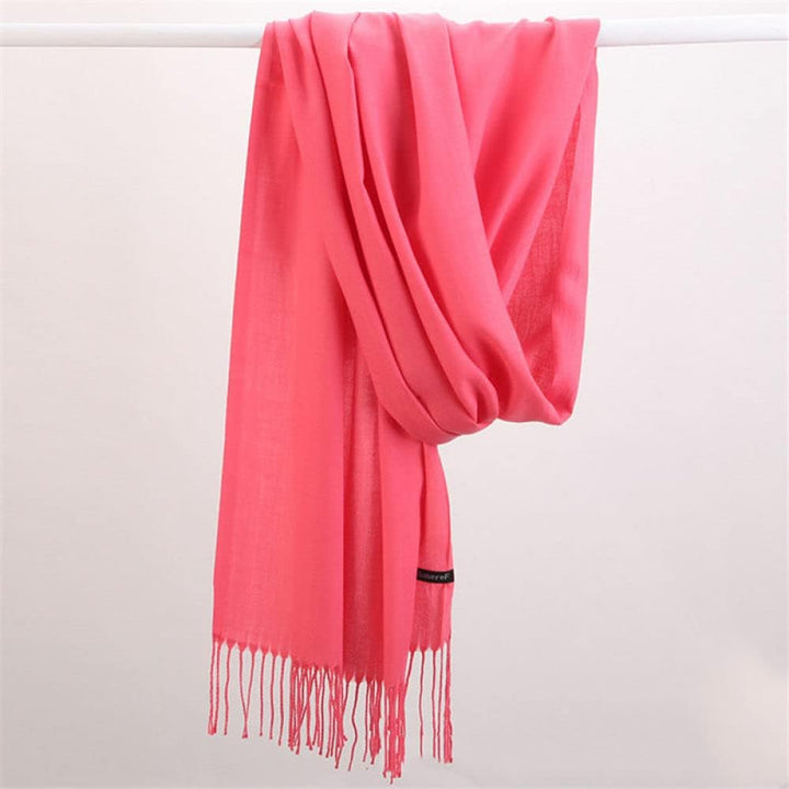 Essential women's Faith cashmere scarf, combining warmth, style, and softness.