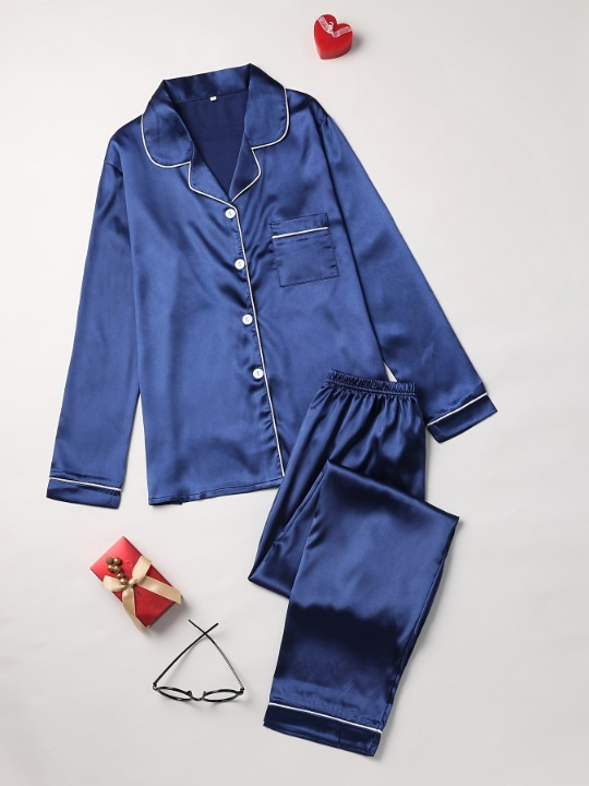 Women's elegant silk blend 2-piece pajama set for comfort and luxurious relaxation.