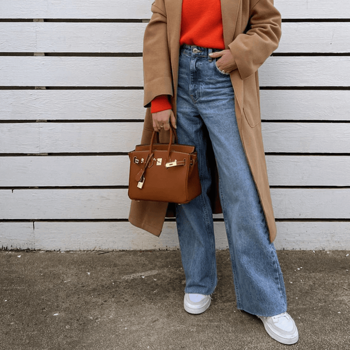 Exclusive women's luxury leather shoulder bag, a timeless fashion statement.