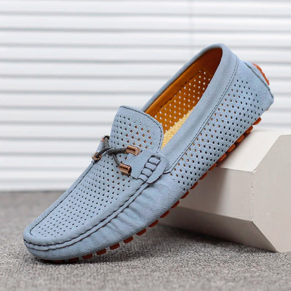 Fashionable men's loafers, versatile slip-on casual shoes for men's everyday style.