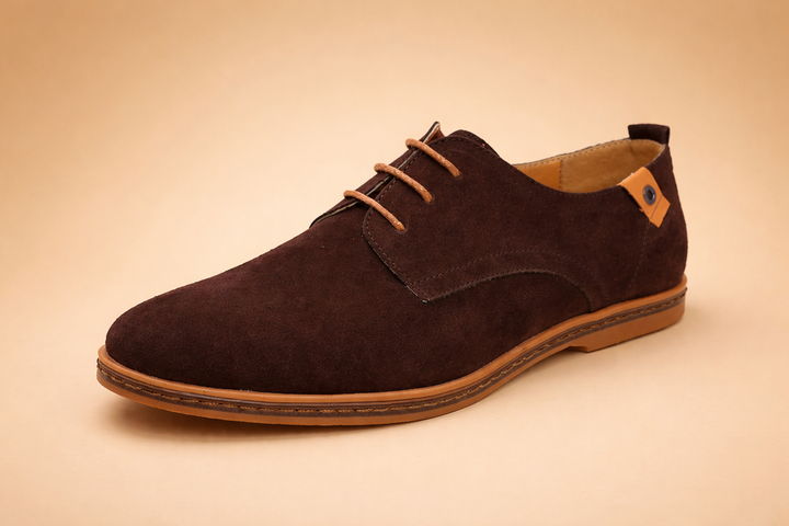 Stylish men's casual lace-up Oxford shoes for versatile fashion and comfort.