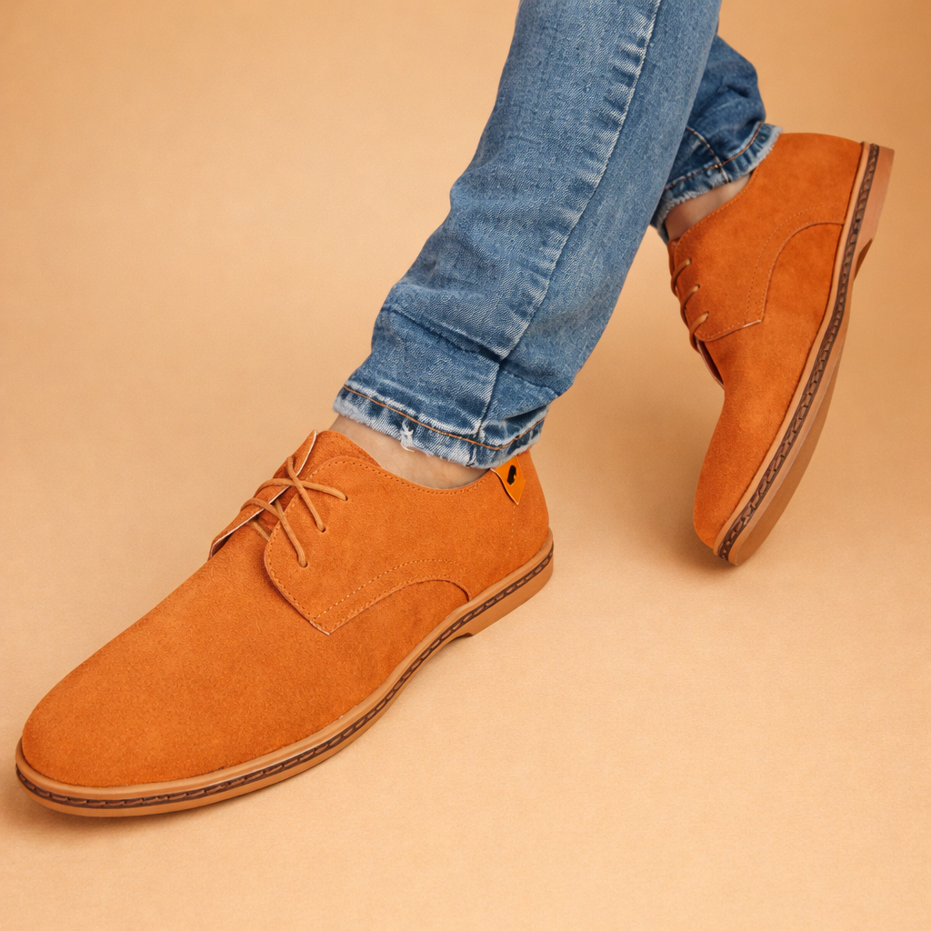 Versatile men's smart casual Oxford shoes with lace-up closure for effortless, elegant everyday wear.