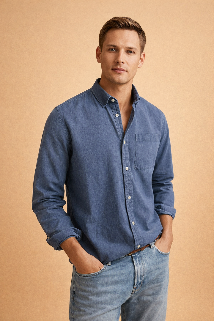 Men's fashionable long sleeve button-down shirt with chest pocket. Everyday top for a relaxed yet smart look.