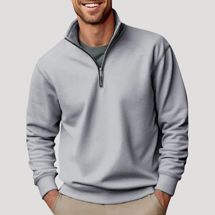 Autumn/winter men's quarter-zip sweatshirt, a comfortable long sleeve for cool weather.