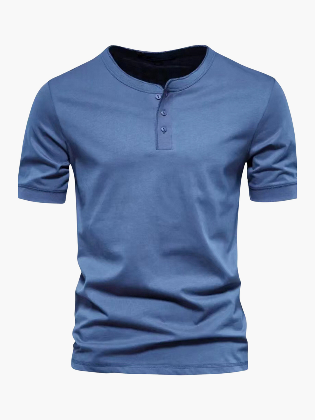 Fashionable men's short sleeve button-up shirt, a must-have for summer fashion and comfort.