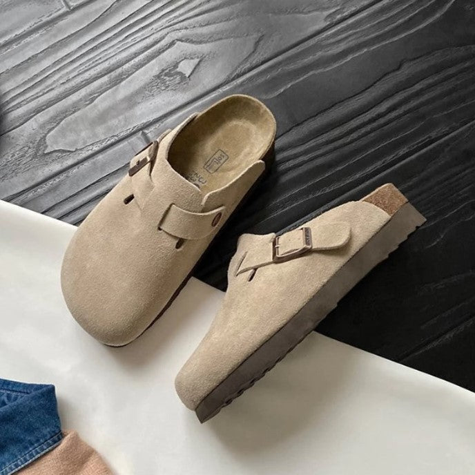 Essential men's classic slide sandals; comfortable, versatile footwear for casual summer & everyday style.