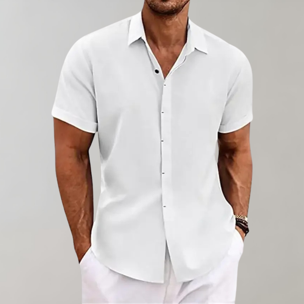 Everyday essential: Stylish men's Harrison polo shirt, offering comfortable casual wear & a classic short-sleeve look.