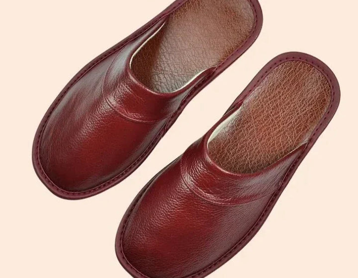 Versatile men's classic slip-on slippers, ideal for indoor comfort and quick outdoor trips.