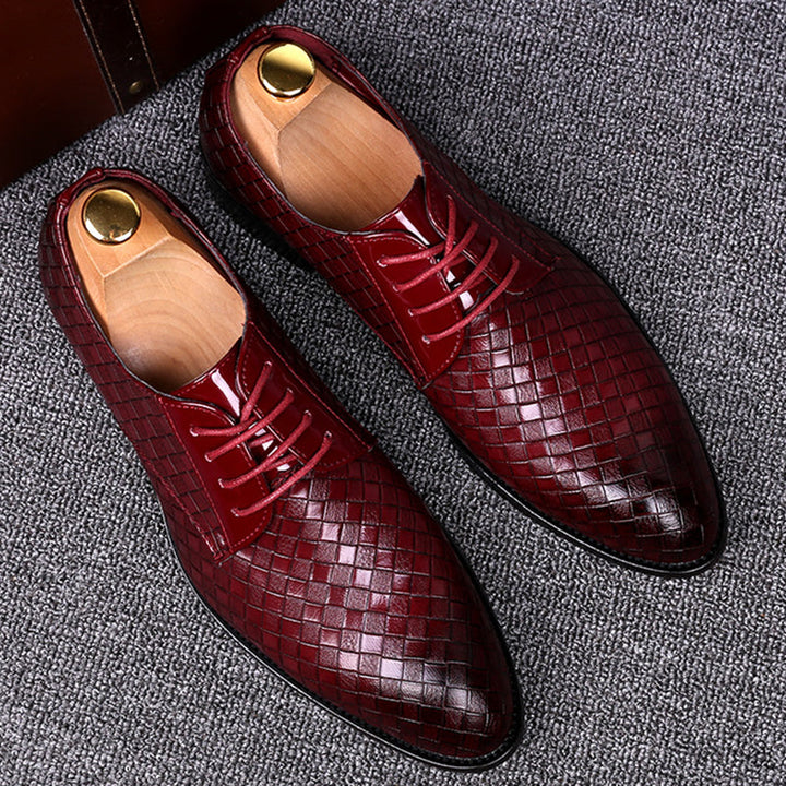 Sophisticated men's elegant lace-up dress shoes, ideal for business, formal events, and special occasions.