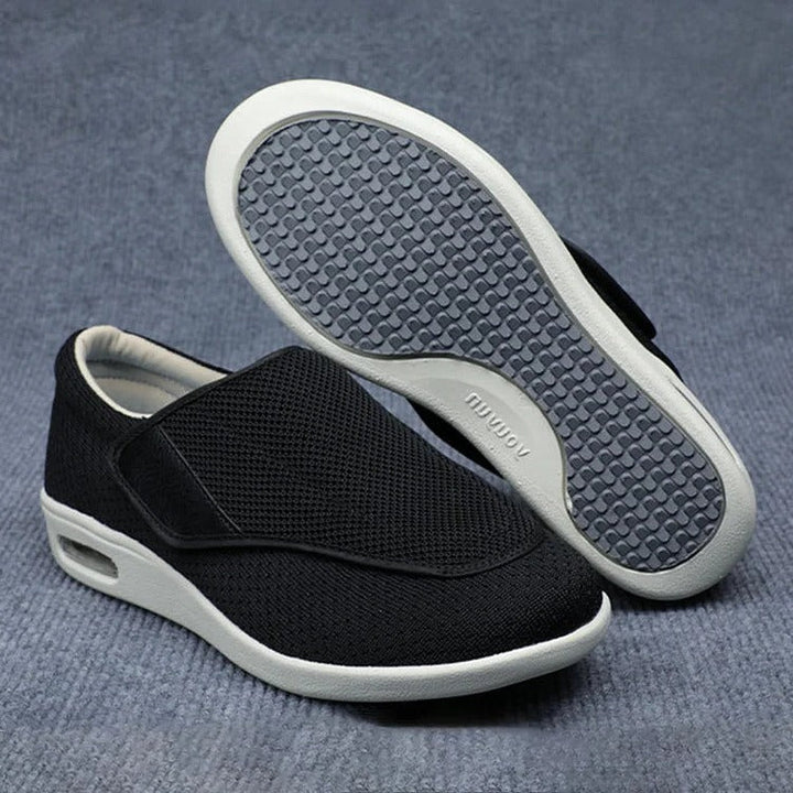 Breathable mesh men's wide shoes for swollen feet, offering orthopedic support & pain relief.