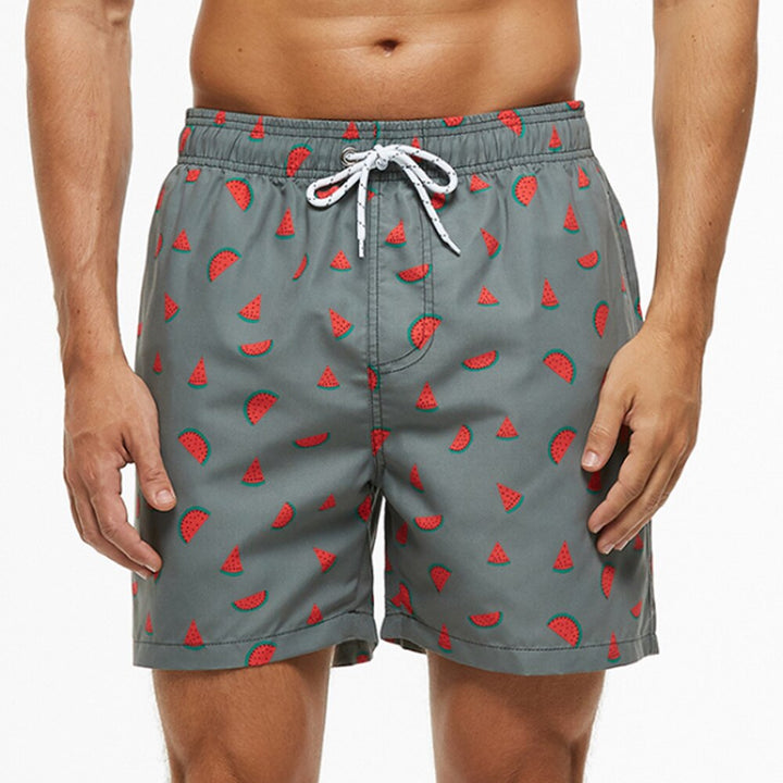 Men's summer fashion: quick-dry swim shorts, comfortable and stylish for any water activity.