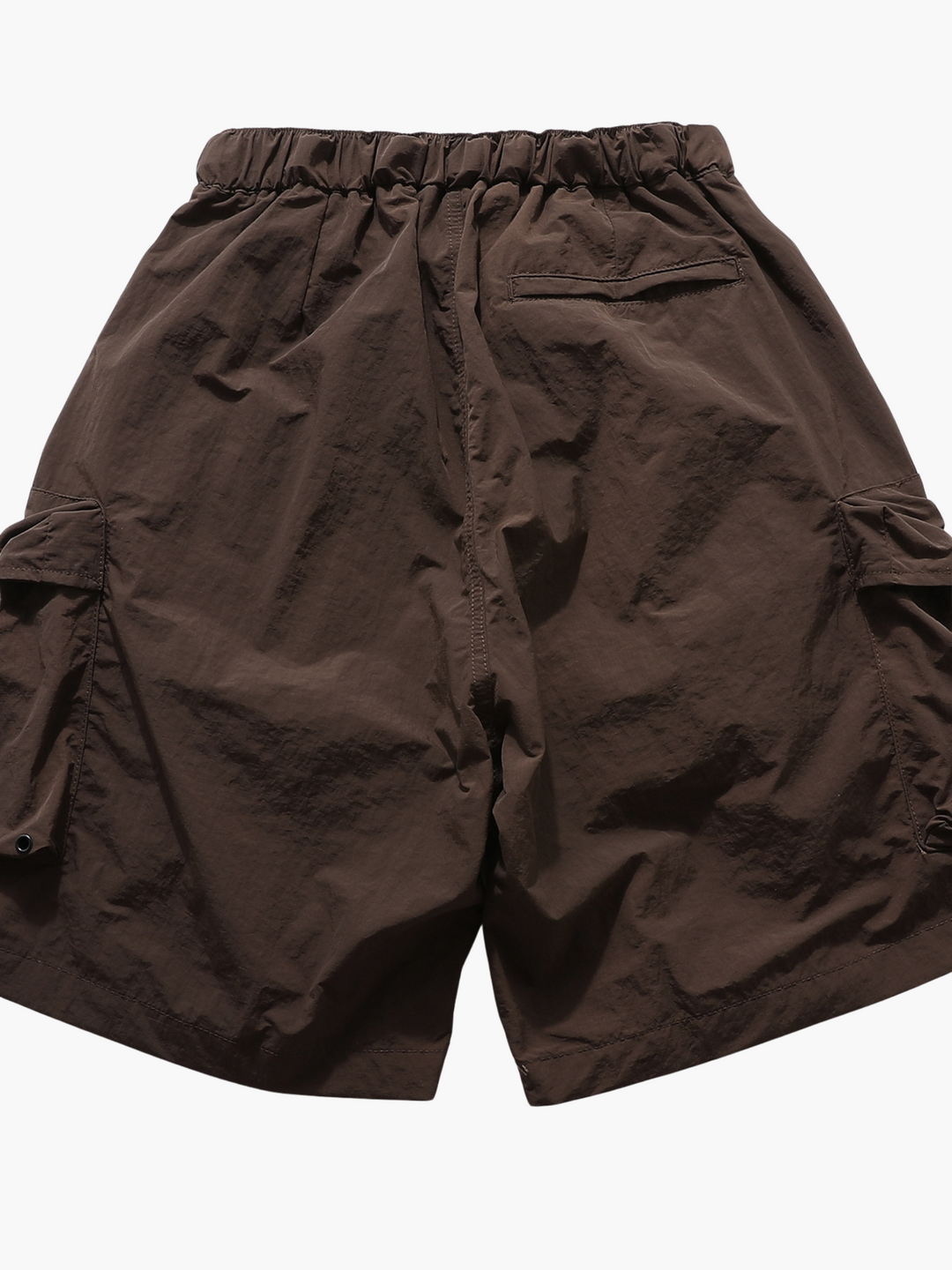 Comfortable men's cargo shorts for outdoor activities, travel, and summer adventures, featuring an elastic waist.