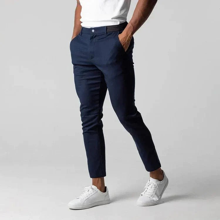 Men's stretch chino pants in a slim fit, perfect for comfortable and stylish everyday wear. Cotton blend fabric.