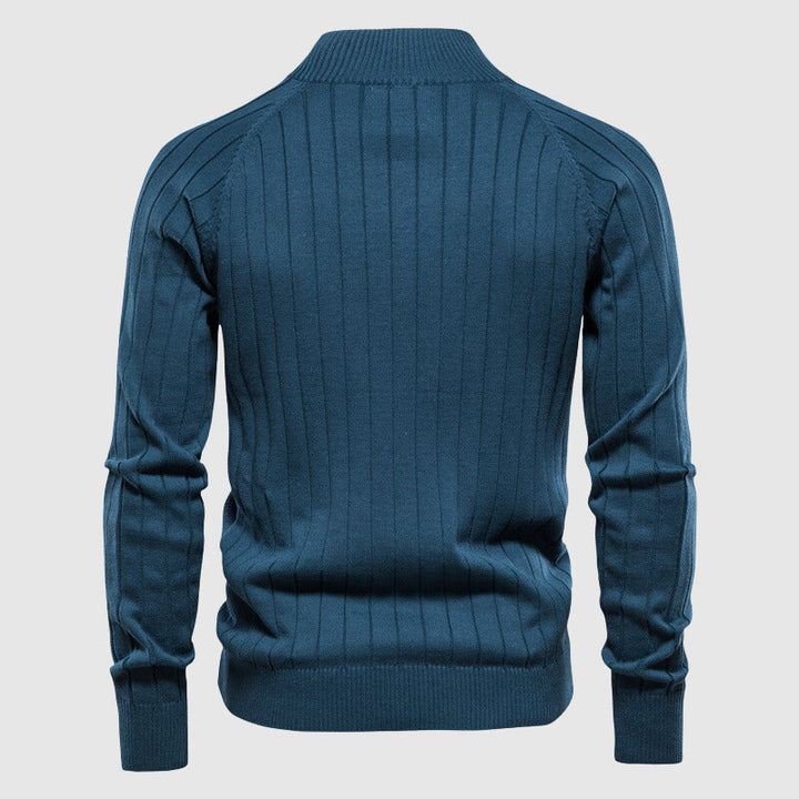 Versatile men's full-zip sweater, a stylish layering piece for casual outfits. Essential menswear outerwear for all seasons.