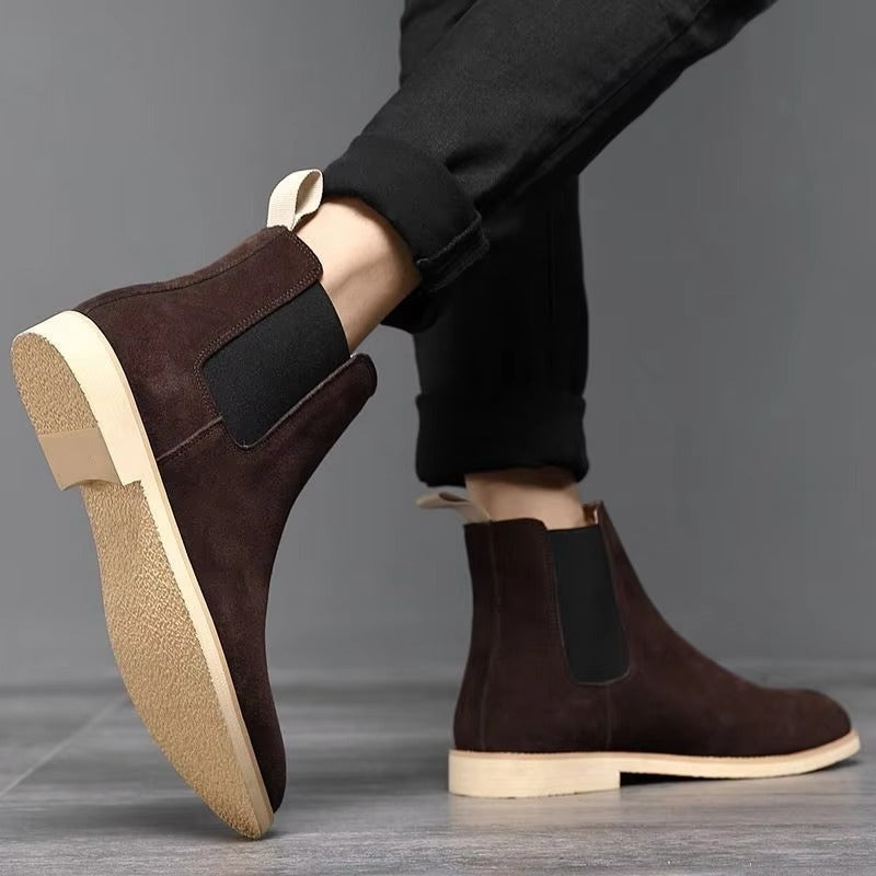 Comfortable men's Chelsea ankle boots, easy slip-on design for elegant autumn & office style.