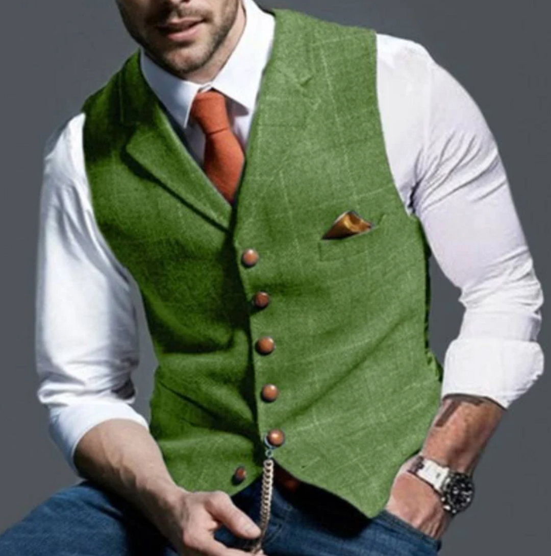 Casual yet classic men's vintage vest, button-front, versatile for everyday layering.