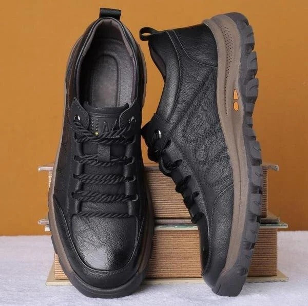 Casual men's waterproof shoes for everyday comfort. Durable design with non-slip sole, ensuring a smooth walk.
