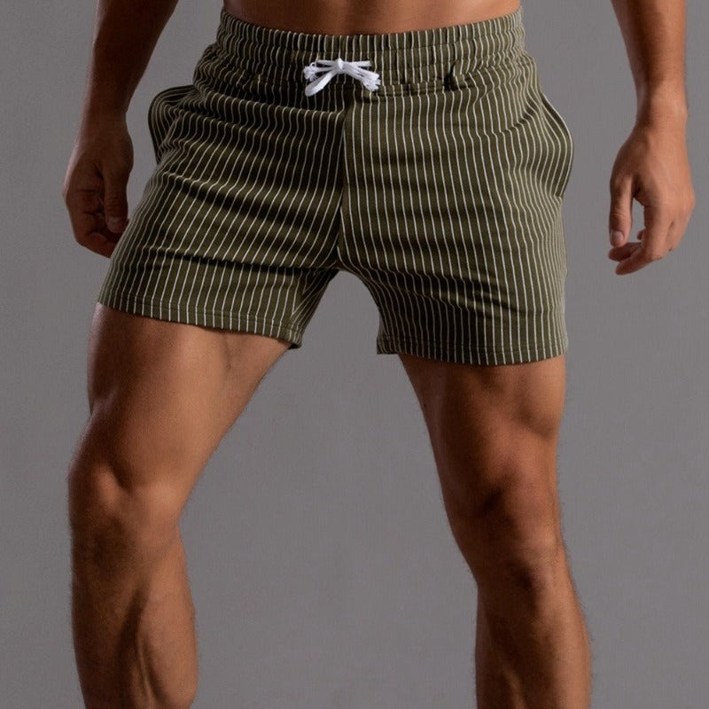 Men's casual striped shorts with an elastic waistband, ideal for comfort and style during relaxed activities.