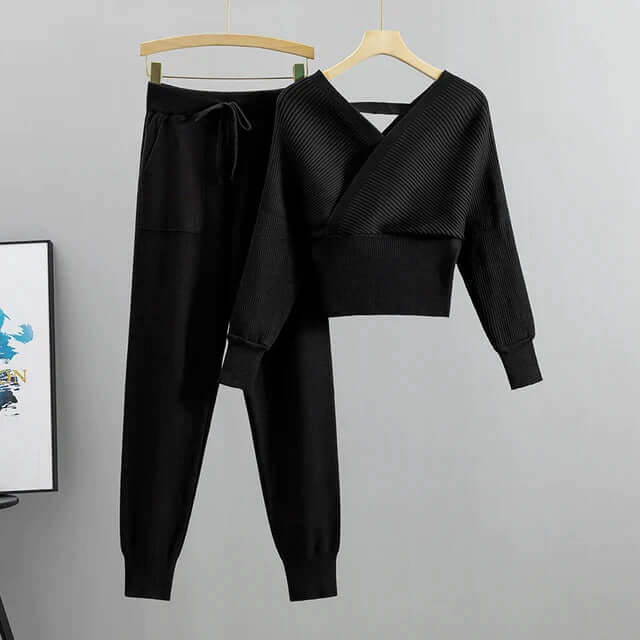 Cozy women's two-piece ribbed knit lounge set, featuring a V-neck top & relaxed fit harem pants.