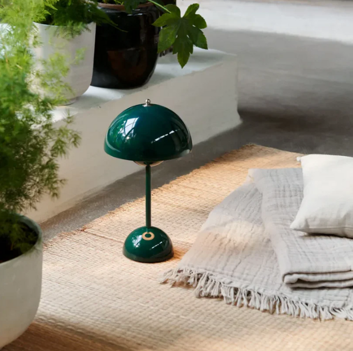 Functional & stylish LED touch-control lamp for efficient desk work or relaxing bedroom lighting.