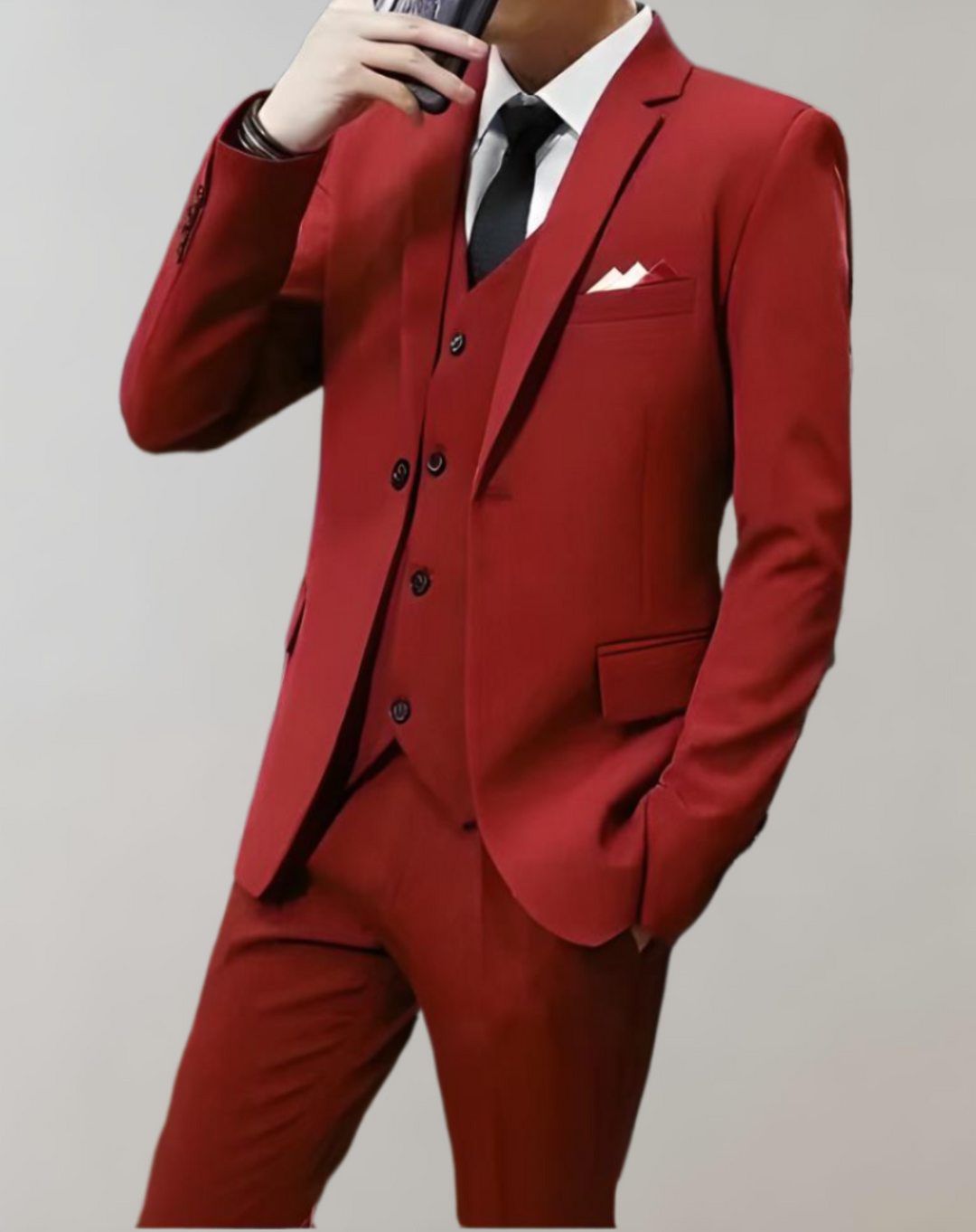 Tailored men's 3-piece suit set, ideal formal wear & business attire. Modern men's fashion, event ready.