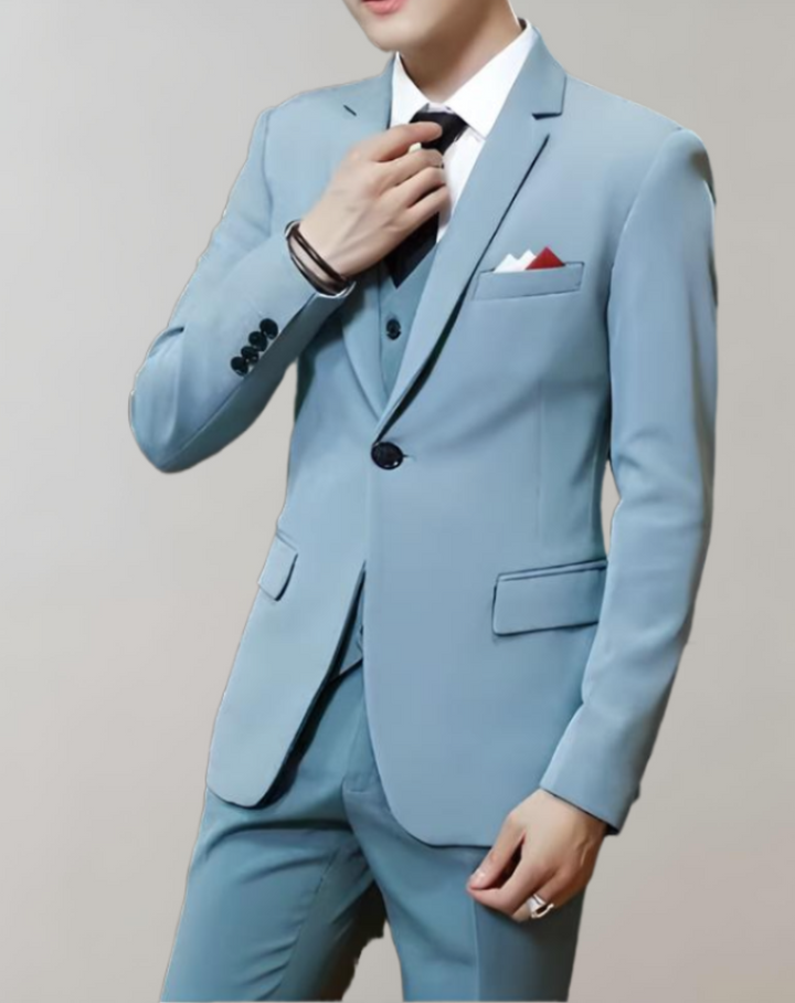 Stylish 3-piece men's suit for formal occasions, business, or weddings. Modern tailored fit, elegant design.