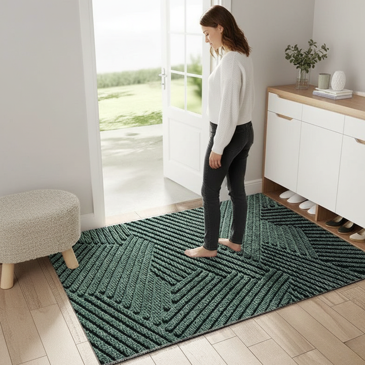 Nordic entryway doormat with non-slip backing, perfect for trapping sand & dirt. Modern home decor.