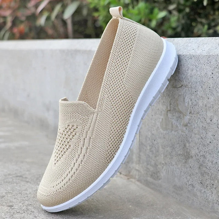 Comfortable women's slip-on summer sneakers, breathable and with orthopedic support.