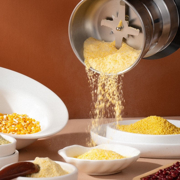 Multifunctional spice and herb mill, ideal for grinding fresh ingredients for cooking. A portable kitchen accessory.