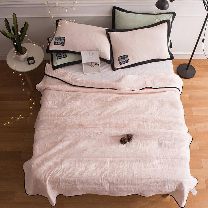 Lightweight summer cooling blanket, ideal for bedroom or living room. Provides ultimate comfort and a refreshing sleep.