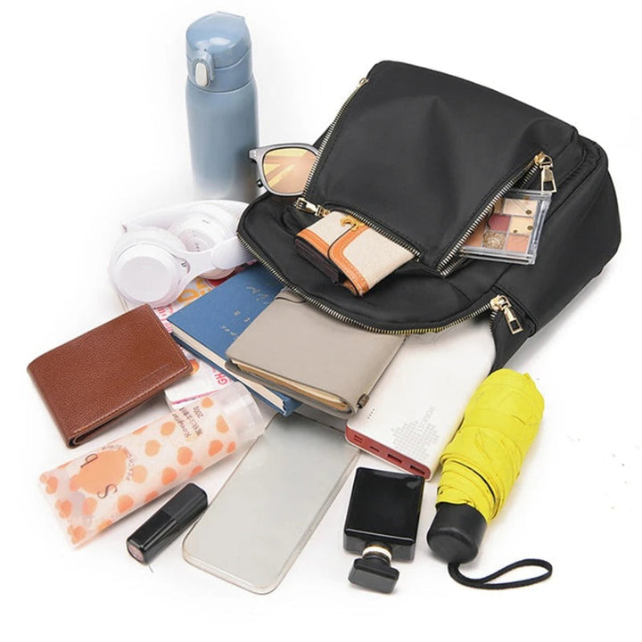 High-quality women's PU leather travel bag, a durable & stylish choice for any discerning traveler.