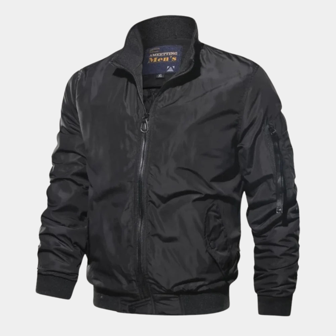 Essential men's wind-resistant bomber jacket, ideal for casual daily wear and protection in fall/winter.