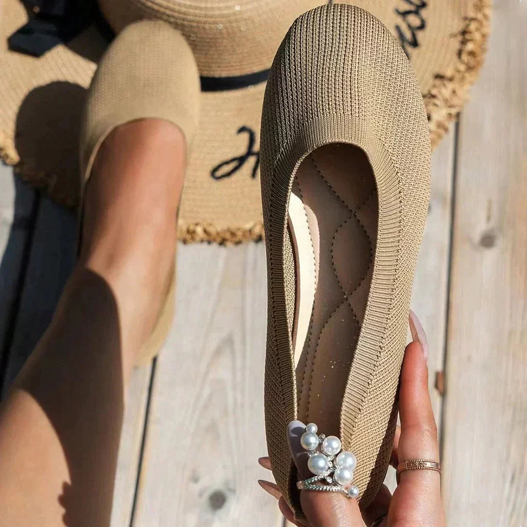 Fashion-forward women's slip-on ballerina flats, delivering lightweight comfort for summer daily activities.