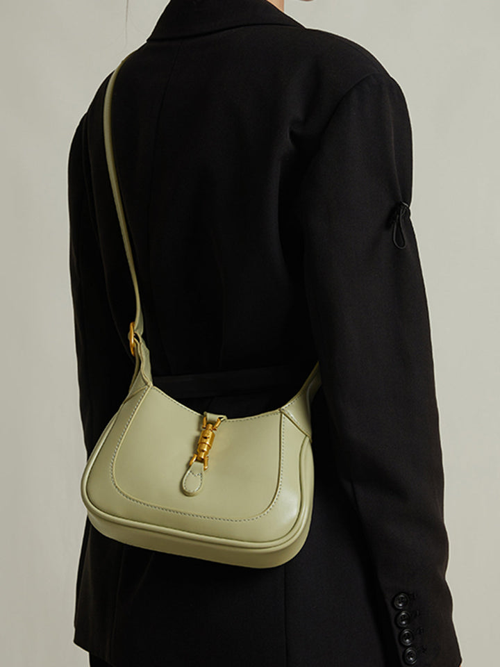 Stylish women's mini shoulder bag, compact and versatile for everyday fashion.