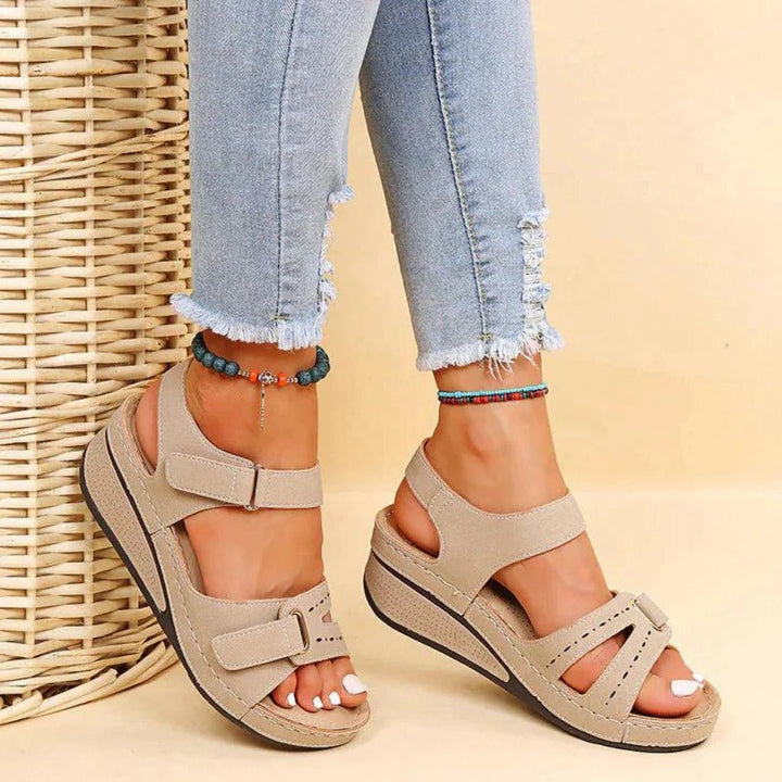 Women's footwear: orthopedic arch support sandals, a blend of style and comfort for summer.